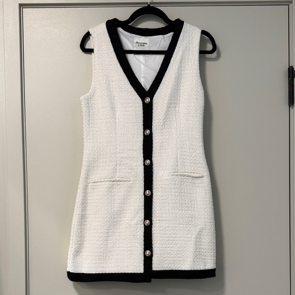 Abercrombie & Fitch White and Black Buttoned Mini Dress - Picture 2 of 3